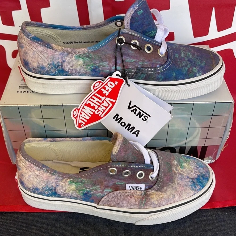 Vans Authentic
(MoMA) Claude Monet
VNOA2Z5118H
WMNS sneakers - Picture 2 of 16